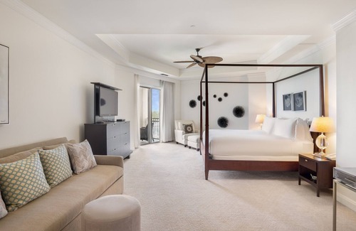 Seven Mile Beach Condo | Ocean View Residence 708 Located at The Ritz-carlton by Redawning