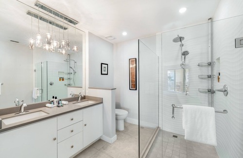 Seven Mile Beach Condo | Ocean View Residence 501 Located at The Ritz-carlton by Redawning