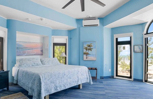 Long Beach Estates House | Ocean View Room Barnacle bed and breakfast
