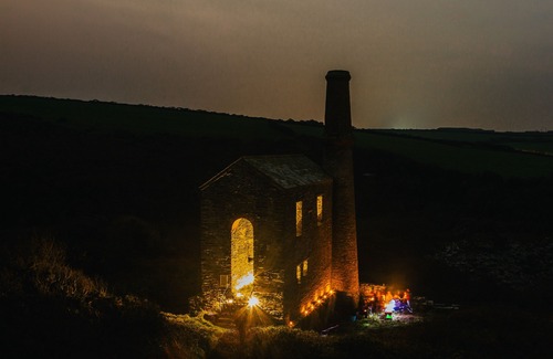 Tintagel Cabin | Ocean view Shanti Tipi 1