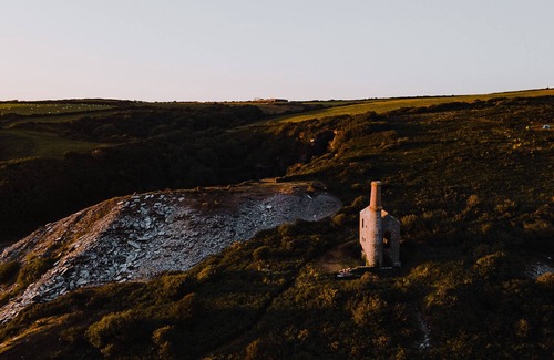 Tintagel Cabin | Ocean view Shanti Tipi 1