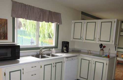 Crofton House | Ocean-view Vacation home, South-central Vancouver Island. Explore! Play! Relax!