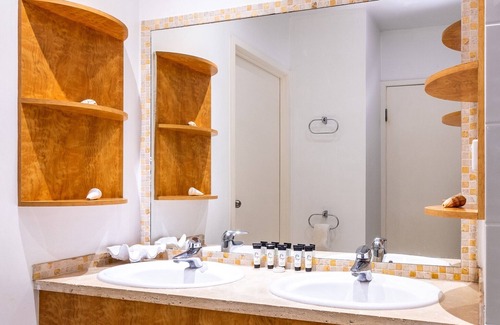 Hamilton Island Apartment | Ocean View Villa 03