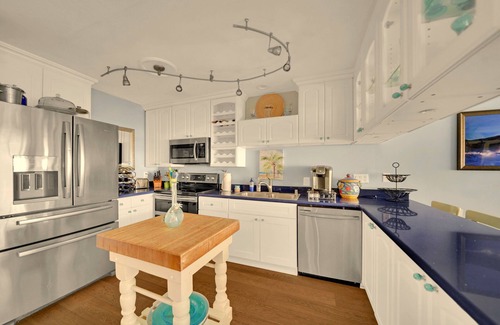 Laguna Beach Condo | Ocean Views! 2 Bedroom Beauty - Walk to Beach! - Moss Street Vistas!