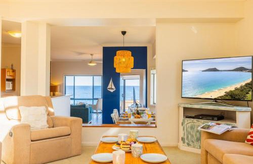 Fishermans Bay House | Ocean Views, 4 Ocean Street - Absolute Waterfront Retreat at Fishermans Bay