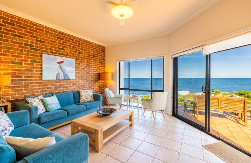Fishermans Bay House | Ocean Views, 4 Ocean Street - Absolute Waterfront Retreat at Fishermans Bay