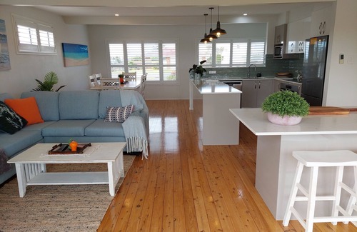 Lake Cathie House | Ocean views and sunset mountain views