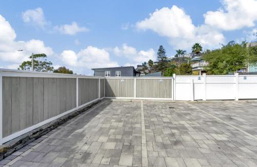 Laguna Beach House | Ocean Views! Detached Villa by Victoria Beach