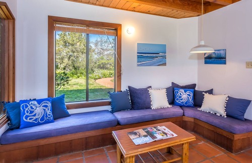 Carpinteria House | Ocean Views, Large gorgeous 2 bedroom 2 bath room 2 minutes to the beach.