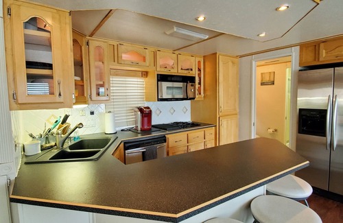 Key West Boat Rental | Ocean views! Luxury suites