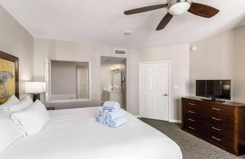 Brush - Stewarts Resort | Ocean Walk 1 BR DELUXE, Sleeps 4, Next to Bandshell, Pier, Ocean Walk Village!