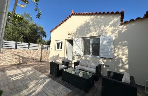 Chalcis House | Ocean Waves - Alykes Beach
