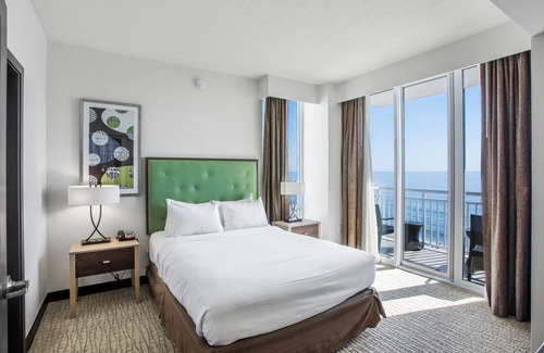 Northeast Virginia Beach Resort | Oceanaire Virginia Beach - 3 BDRM OCEAN FRONT PENTHOUSE 1KG 1 QN 2 DBLS