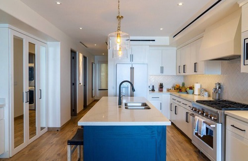 Buzzards Apartment | Oceanfront 3bd Residence Wordclass Amenities