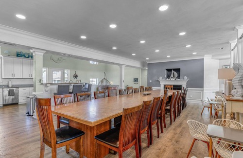 Sandbridge House | Oceanfront/11 bds/33 PPL/Indoor Pool