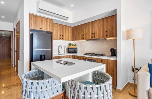 Las Glorias Apartment | Oceanfront 1BR with Balcony & Pool