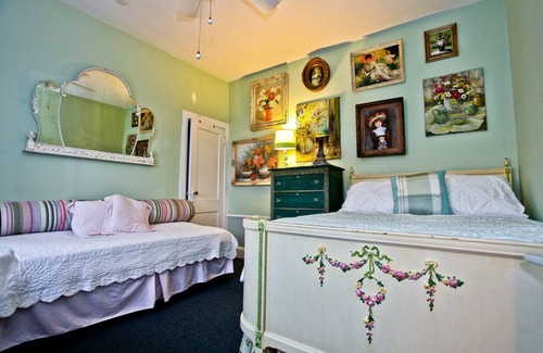 Ocean Grove House | OCEANFRONT 1ST FL STUDIO 2200 WKLY OCEAN VIEWS July and August dates available