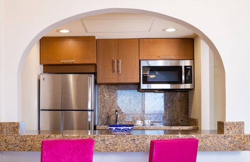 Libertad Resort | Oceanfront 2 Bedroom Villa, Valentines Day, Hot Tub overlooking Medano Beach