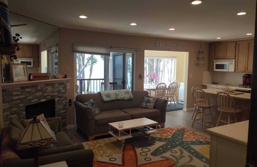 Aptos Condo | Oceanfront 2-bedroom condo in delightful Capitola