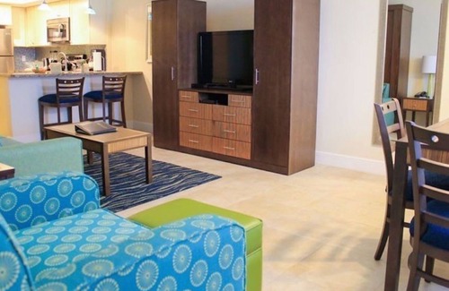 Hollywood Resort | Oceanfront 2 Room Suite with Resort Amenities.