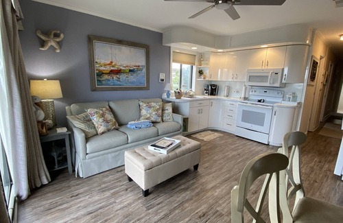 Folly Field Condo | oceanfront, 2nd floor corner condo well stocked & super clean