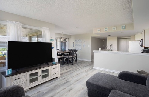 Ship Bottom Condo | Oceanfront 3 bed 2 bath Condo, Pool, Pvt Bch Access
