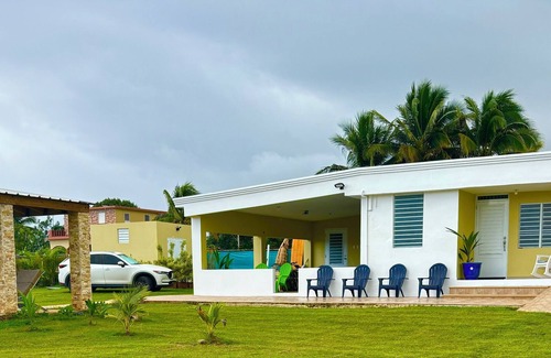 Islote House | OCEANFRONT 3-bedroom private with WiFi and AC in Cueva del Indio Arecibo