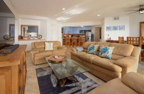 Zona Hotelera Norte Condo | Oceanfront, 3Bdr Living, Gorgeous Sunsets, Great Snorkeling, North Shore of Town