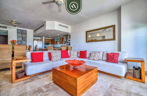 La Puntilla Apartment | Oceanfront 3BR Condo with Beach Club - Pool