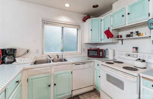 Ocean City House | Oceanfront/5 Bdrm –Rent by week or month at extraordinary low rate!