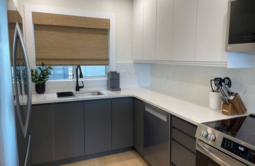 Regional District of Nanaimo Condo | Oceanfront, All New Reno, 2 King Bedrooms, 2 Bath, Pool&Hot tub, AC
