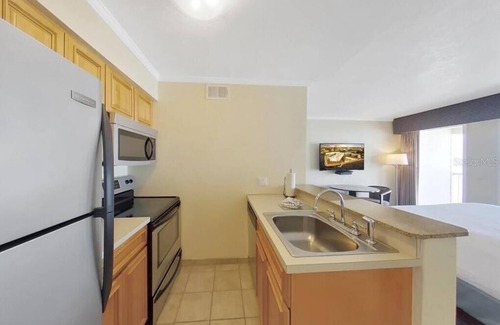 Rocky Point Apartment | ☀Oceanfront ☀Amazing Balcony view☀ WIFI Bar☀ Waterfront Heated Pool ☀