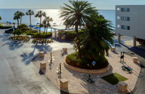 Rocky Point Apartment | ☀Oceanfront ☀Amazing Balcony view☀ WIFI Bar☀ Waterfront Heated Pool ☀