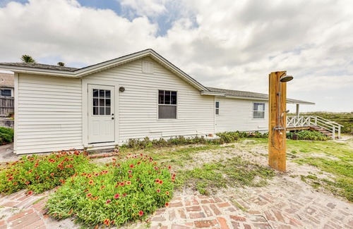 Fernandina Beach Cottage | Oceanfront Amelia Island Cottage: Deck & Boardwalk