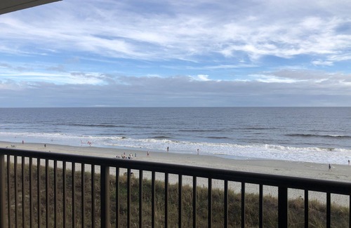 Briarcliffe Acres Condo | Oceanfront Barefoot Retreat