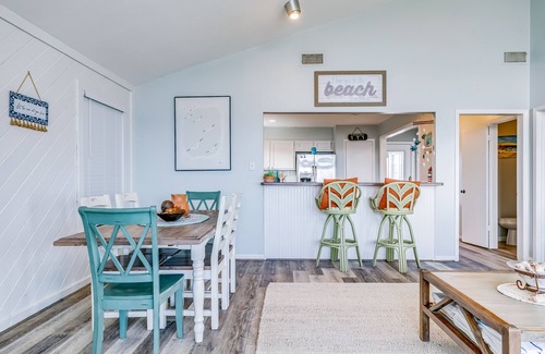 Bermuda Beach House | Oceanfront Beach House w/Beach View, Beautiful Decor, Free WiFi, Central A/C