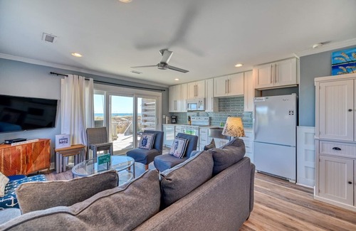 Topsail Beach House | Oceanfront Beach House - Two Kitchens - Pets Allowed