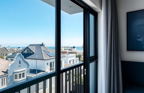 Sea Point Apartment | Oceanfront Bliss with Breathtaking Views