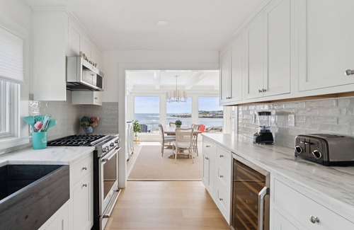 Biddeford House | Oceanfront/BOLD Ocean views! Beach access!