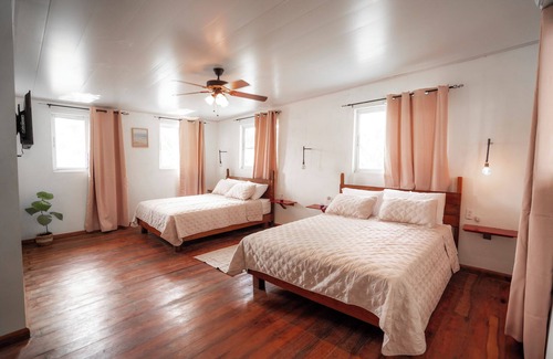 Bocas del Toro Bed & Breakfast | Oceanfront Caribbean Holiday Home Private Entrance