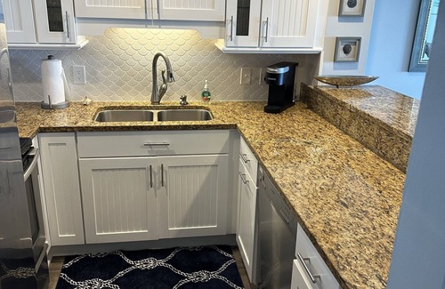 Emerald Isle Condo | Oceanfront Condo-Sleeps 4-Newly Renovated