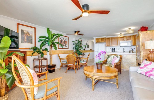 Punaluu Condo | Oceanfront Condo: Stunning Sunrise & Ocean Views