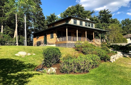 Southwest Harbor Cottage | Oceanfront Cottage w/Dock & Mooring - walking distance to Acadia