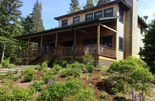 Southwest Harbor Cottage | Oceanfront Cottage w/Dock & Mooring - walking distance to Acadia