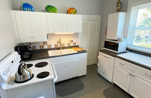 St. Augustine Beach Cottage | Oceanfront Cottage: 7 Bedrooms : Sleeps 16 : Parking for 6 Cars : Outdoor Grill