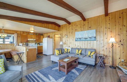 Birch Bay Cottage | Oceanfront Cottage w/Patio & Views in Birch Bay!