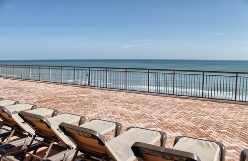 Myrtle Beach Resort | Oceanfront Double Efficiency w/View + Official On-Site Rental Privileges