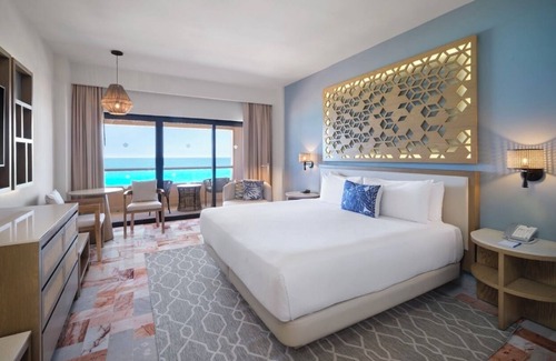 Zona Hotelera Resort | Oceanfront Dual-Suite ~ All inclusive Luxury at Wyndham Grand Cancun!