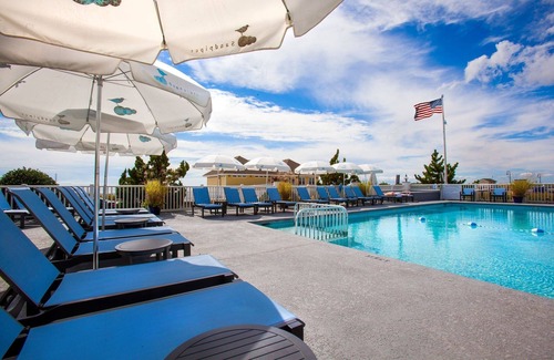 Cape May House | Oceanfront Escape | Two Spacious Suites, Pool, Sauna & Stunning Views