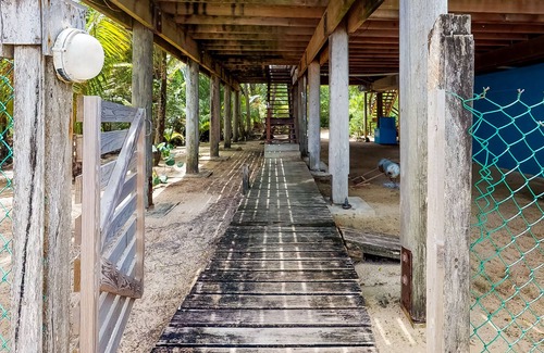 Plantation House | Oceanfront family home w/ mountain & ocean views, shared dock, WiFi, partial AC!